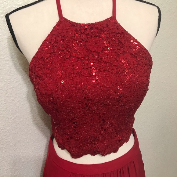 Morgan & Co. Two-Piece Scarlet Lace Evening dress - Picture 6 of 8